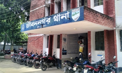 চুয়াডাঙ্গায় মাঠে মিলল মার্কিন তৈরি পিস্তল ও ম্যাগাজিন