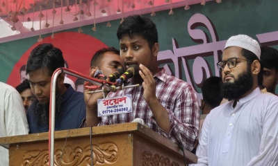 ‘সাবেক স্বাস্থ্যমন্ত্রী ইংরেজিতে, বর্তমান স্বাস্থ্যমন্ত্রী বাংলায় অনার্স’