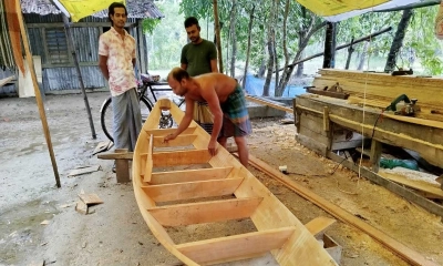 নৌকা তৈরিতে সচ্ছলতা ফিরেছে অর্ধ শতাধিক পরিবারের