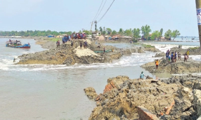 সাতক্ষীরায় ৩০ হাজার মানুষ পানিবন্দি