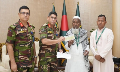 আবু সাঈদের পরিবারকে সেনাপ্রধানের আর্থিক সহায়তা