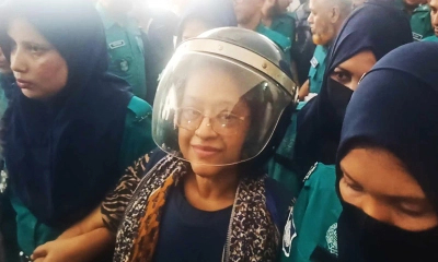 আদালতে ফুঁপিয়ে কাঁদলেন আফরোজ