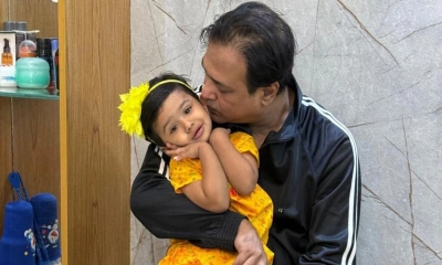আমার মেয়ে একদিন যুদ্ধবিমান চালাবে: আসিফ আকবর