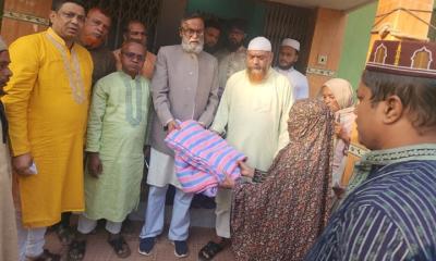 চকরিয়ায় অসহায়দের মাঝে শীতবস্ত্র বিতরণ