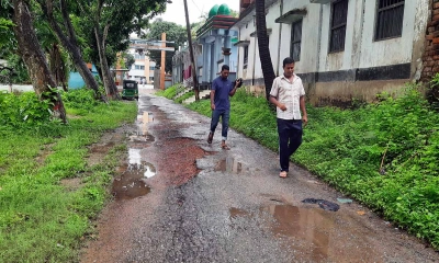 আদমদীঘি থানা সড়কের বেহাল দশা, দ্রুত সংষ্কারের দাবি
