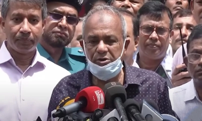 পুলিশের সাহসিকতার প্রশংসায় স্বরাষ্ট্র উপদেষ্টা