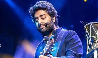 পরিচালক হিসেবে আত্মপ্রকাশ করছেন অরিজিৎ সিং