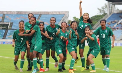 ইতিহাস গড়া মেয়েদের সংবর্ধনা রাত আড়াইটায়!