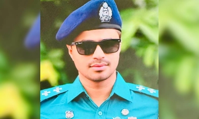 অন্যের স্ত্রীকে নিয়ে পার্কে ঘোরাঘুরি, বরিশালে এসআই ক্লোজড