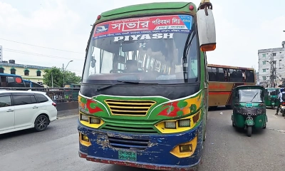 সাভারে চলন্ত দুই বাসে অস্ত্র ঠেকিয়ে স্বর্ণালংকার ছিনতাই