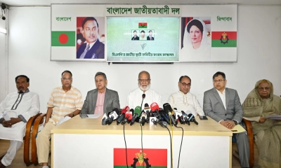 গুলশানে বিএনপি চেয়ারপারসন কার্যালয়ে সংবাদ সম্মেলন বক্তব্য দেন জাতীয় স্থায়ী কমিটির সদস্য ড. খন্দকার মোশাররফ হোসেন। ছবি-সংগৃহীত