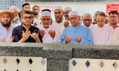 শাহজালাল ও শাহপরানের মাজার জিয়ারত করলেন মির্জা ফখরুল