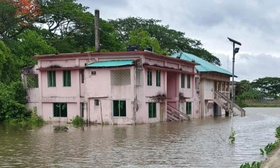 জোয়ারের পানিতে বিচ্ছিন্ন হাতিয়া