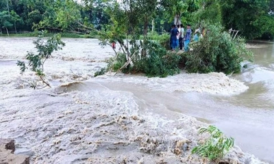 বন্যা প্রতিরক্ষা বাঁধ ভেঙে তলিয়ে গেছে জকিগঞ্জ