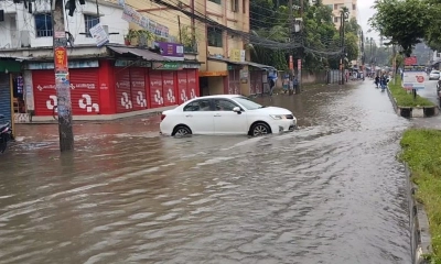বরিশালে শহরের বিভিন্ন স্থানে পানি উঠে গেছে। ছবি- রূপালী বাংলাদেশ