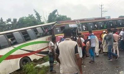 ফরিদপুরে দুই বাসের মুখোমুখি সংঘর্ষে প্রাণ গেল ৩ জনের