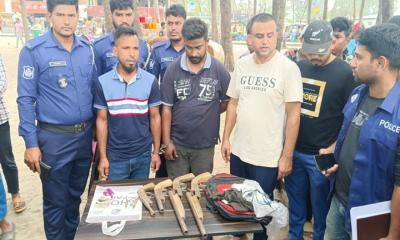কক্সবাজারে ৪ আগ্নেয়াস্ত্রসহ আটক ২, মোটরবাইক জব্দ