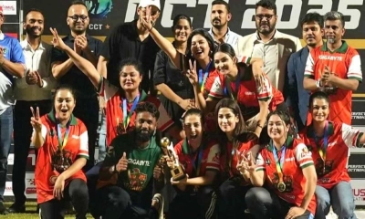 ৬ মডেল-অভিনেত্রীকে লিগ্যাল নোটিশ