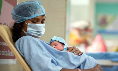 বিয়ে ছাড়াই সন্তান জন্মদানের শীর্ষে ৪টি দেশ