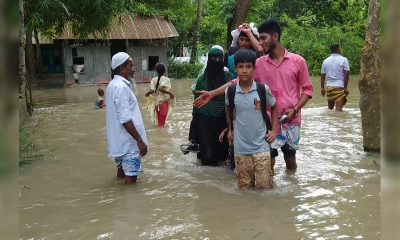 বঙ্গোপসাগরে সৃষ্ট নিম্নচাপের প্রভাবে চাঁদপুরের মেঘনা উপকূলীয় অঞ্চল প্লাবিত। ছবি- রূপালী বাংলাদেশ