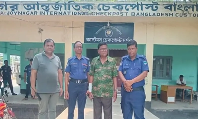 ভারতে যাওয়ার সময় সাবেক উপজেলা চেয়ারম্যান আটক