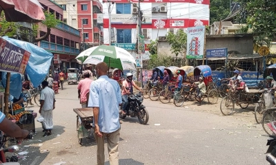 চুয়াডাঙ্গায় থার্মোমিটারের পারদ ৪২.২ ডিগ্রিতে, গলে যাচ্ছে রাস্তার পিচ