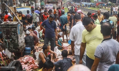 রাজধানীতে ৩০০ টাকায় মিলছে কোরবানির মাংস