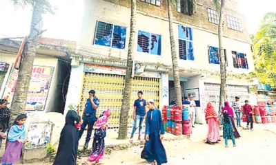 থমথমে এলাকায় গ্রেপ্তার আতঙ্ক, পুরুষশূন্য গ্রাম