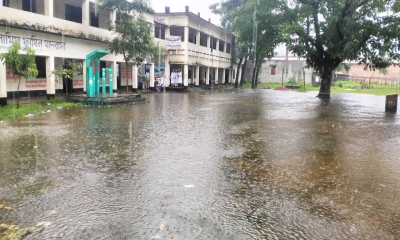 বৃষ্টি হলেই মাদ্রাসা মাঠে জলাবদ্ধতা, ডেঙ্গু আতঙ্কে শিক্ষার্থীরা
