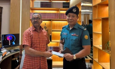 ‘মব’ নিয়ন্ত্রণ করে পুরস্কৃত হলেন ধানমন্ডি থানার ওসি