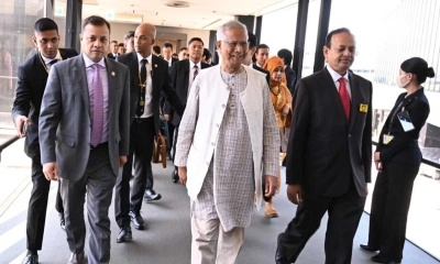 নারিতা আন্তর্জাতিক বিমানবন্দরে প্রধান উপদেষ্টা ও তার সফরসঙ্গীরা। ছবি: সংগৃহীত