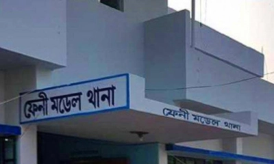 ট্রেনের ধাক্কায় ছেলের মৃত্যু, মা হাসপাতালে