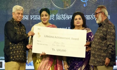 আজীবন সম্মাননা জিতলেন ফেরদৌস আরা