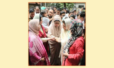 হেঁটে ফিরোজায় ঢুকলেন খালেদা জিয়া