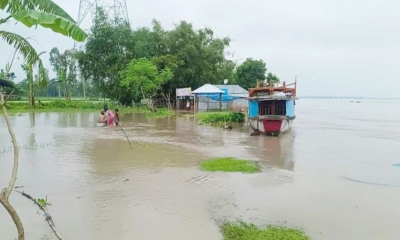বন্যার শঙ্কায় উত্তরাঞ্চলের মানুষ।    ছবি- সংগৃহীত