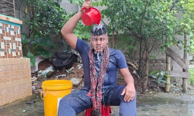 নিষিদ্ধ ছাত্রলীগ নেতা ফাইম ভূঁইয়ার দুধ দিয়ে গোসল। ছবি- রূপালী বাংলাদেশ
