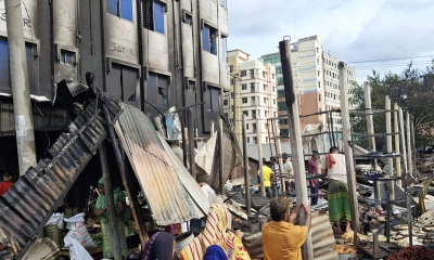 গাজীপুরে কাঁচাবাজারে আগুন, পুড়ল অনেক দোকান
