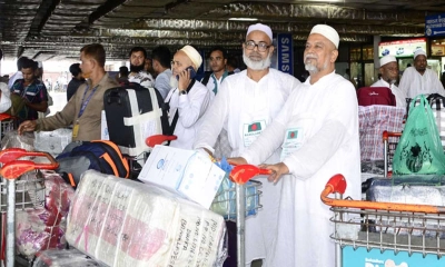 হজ পালনের পর দেশে ফিরছেন হাজিরা।