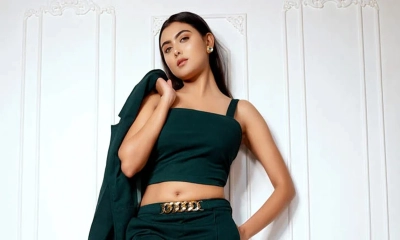 ইধিকার এক অঙ্গে ভিন্ন রূপ!