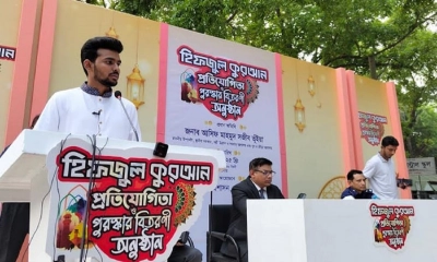 জুলাই বিপ্লবের শহীদদের স্বপ্ন বাস্তবায়নে কাজ করছে সরকার : আসিফ মাহমুদ