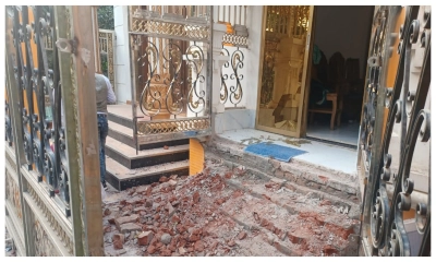 মাকে মারধর করে ফ্লাট ভাংচুর-লুটপাট