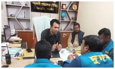 সাতক্ষীরায় বিআরটিএ অফিসে দুদকের অভিযান