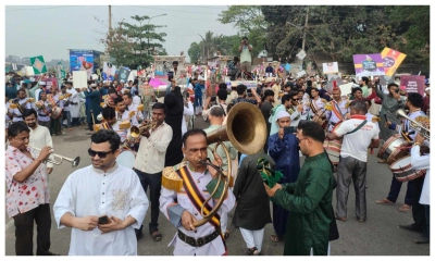 রাজধানীতে মোঘল কায়দায় ঈদ আনন্দ মিছিল