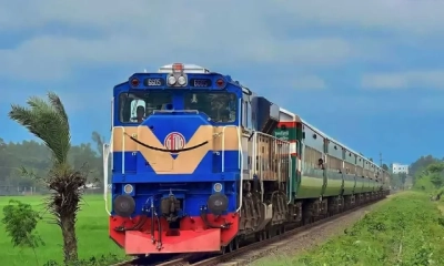 রাত থেকে অনলাইনে মিলছে না ট্রেনের টিকিট