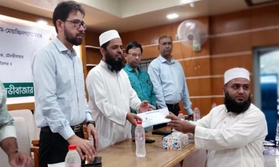 মৌলভীবাজার ইমাম-মোয়াজ্জিনগণের মাঝে ঈদ উপহার প্রদান