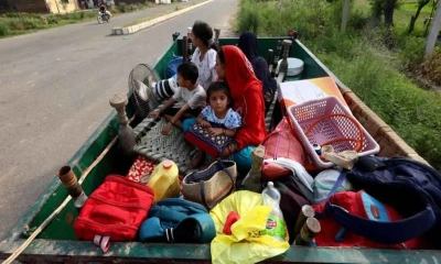 সীমান্তবর্তী এলাকা থেকে পালাচ্ছে ভারতীয়রা