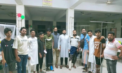 আহত জুলাই যোদ্ধাদের খোঁজ নিতে হাসপাতালে ইশরাক