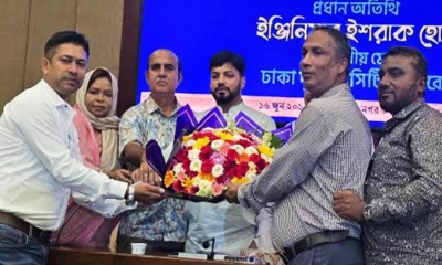 নগর ভবনে ইশরাকের সভা, ব্যানারে লেখা ‘মাননীয় মেয়র’