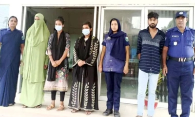 পাবনার ঈশ্বরদীতে নারীসহ অটোরিকশা চোর চক্রের ৪ সদস্যকে আটক করেছে পুলিশ। ছবি- রূপালী বাংলাদেশ