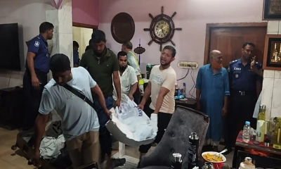মাকে হত্যার পর সারারাত লাশের পাশে ছিলেন ছেলে